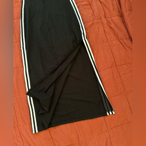 Adidas ADICOLOR 3-STRIPES MAXI
DRESS - Picture 10 of 10